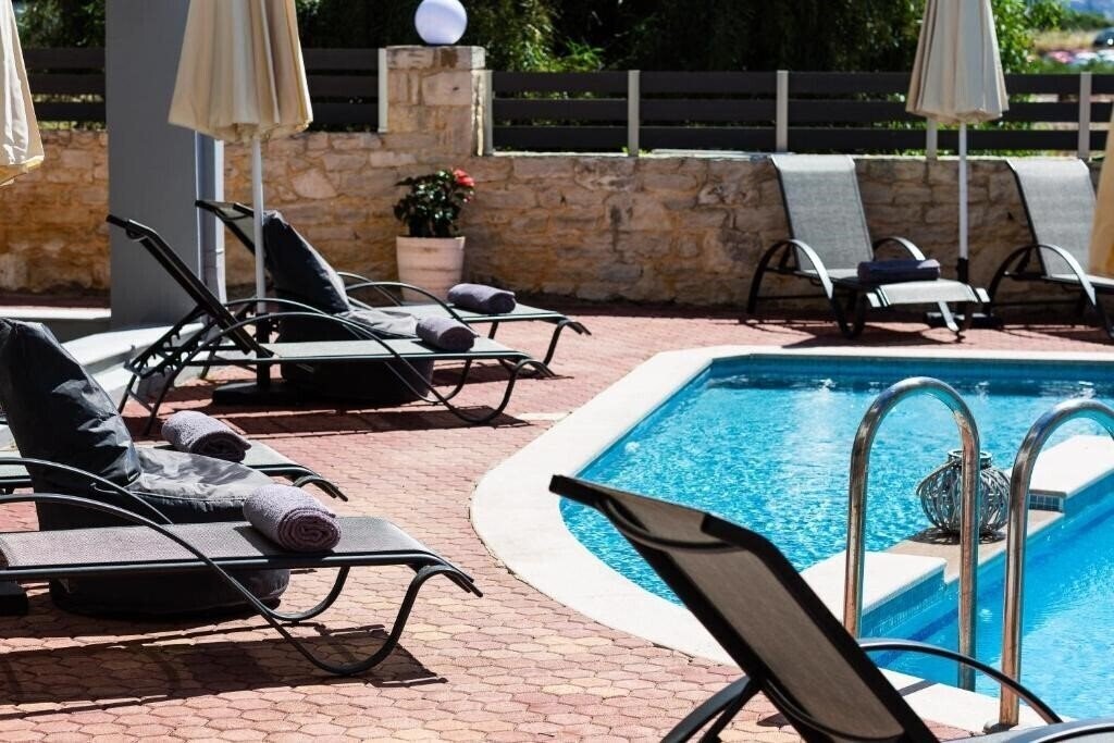 Фотографія Helenas Aparthotel 3*