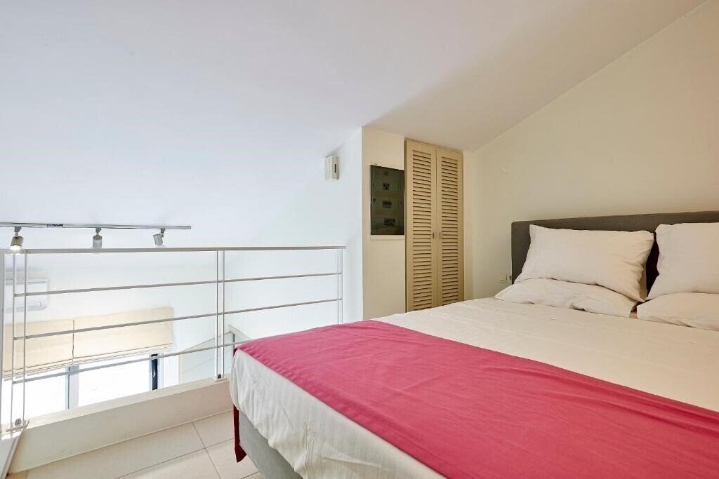 Картинка Vivian Art Apartments 3*
