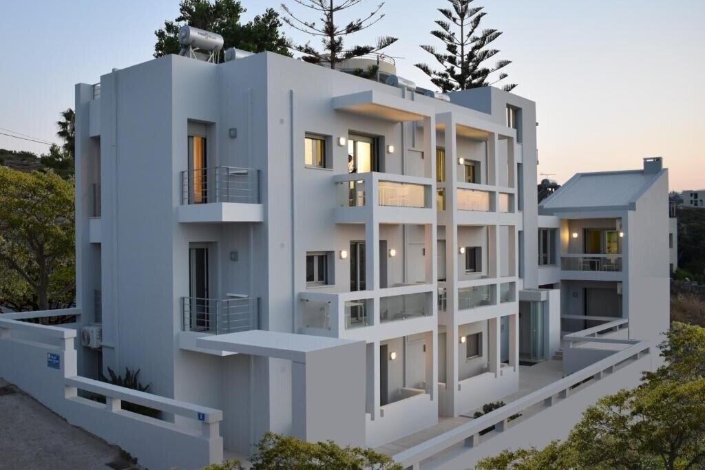 Готель Vivian Art Apartments 3*