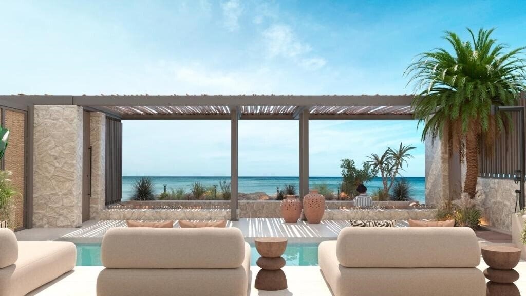 Отель Iris Luxury Beach Front Residence 4*