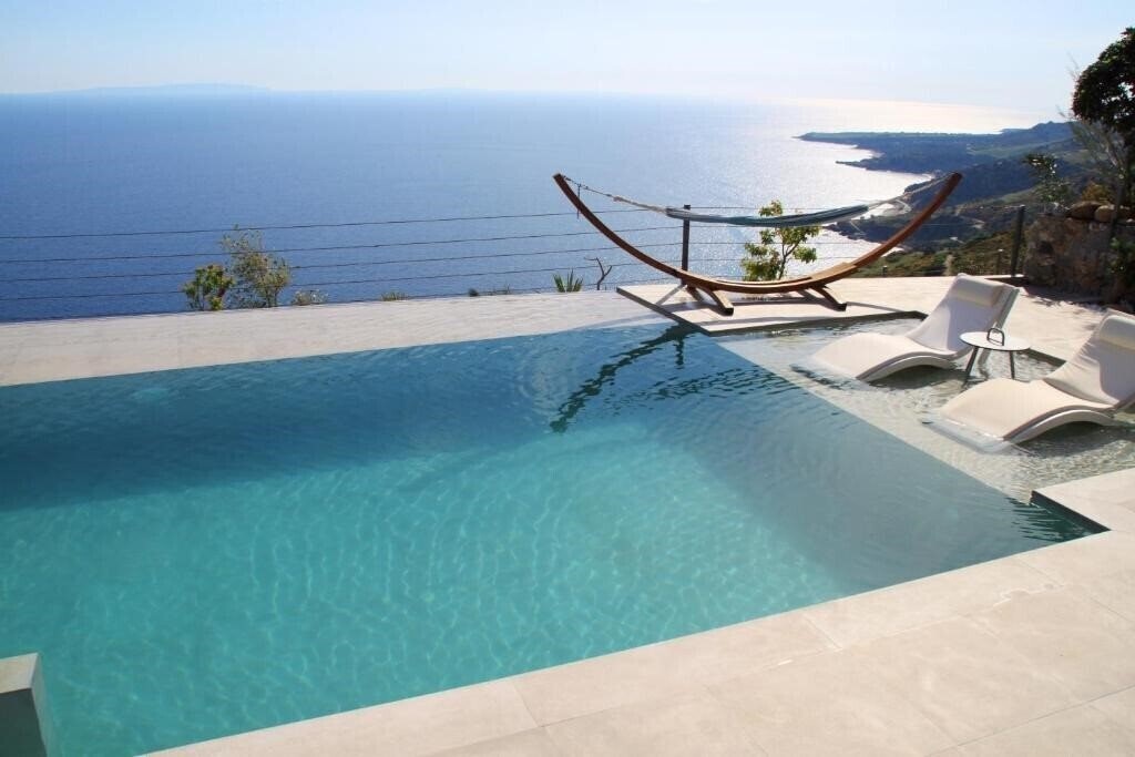 Готель Anemos Luxury Villas 3*