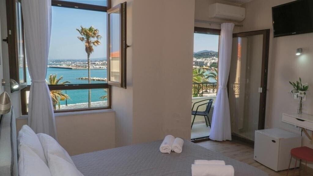 Фотография Faros Rooms & Suites 3*