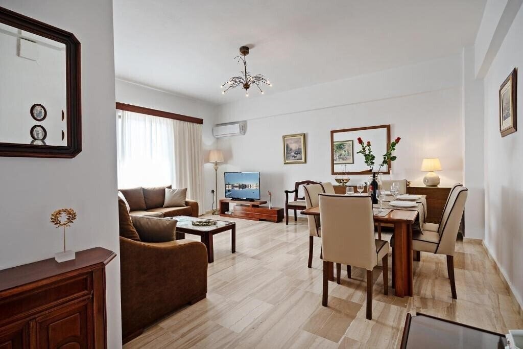 Готель Sol & Mare Beach Front Apartments 3*
