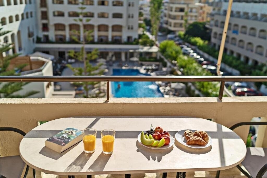 Картинка Sol & Mare Beach Front Apartments 3*