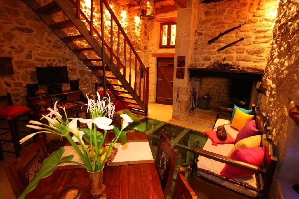 Фотография Villa Petropolis 3*