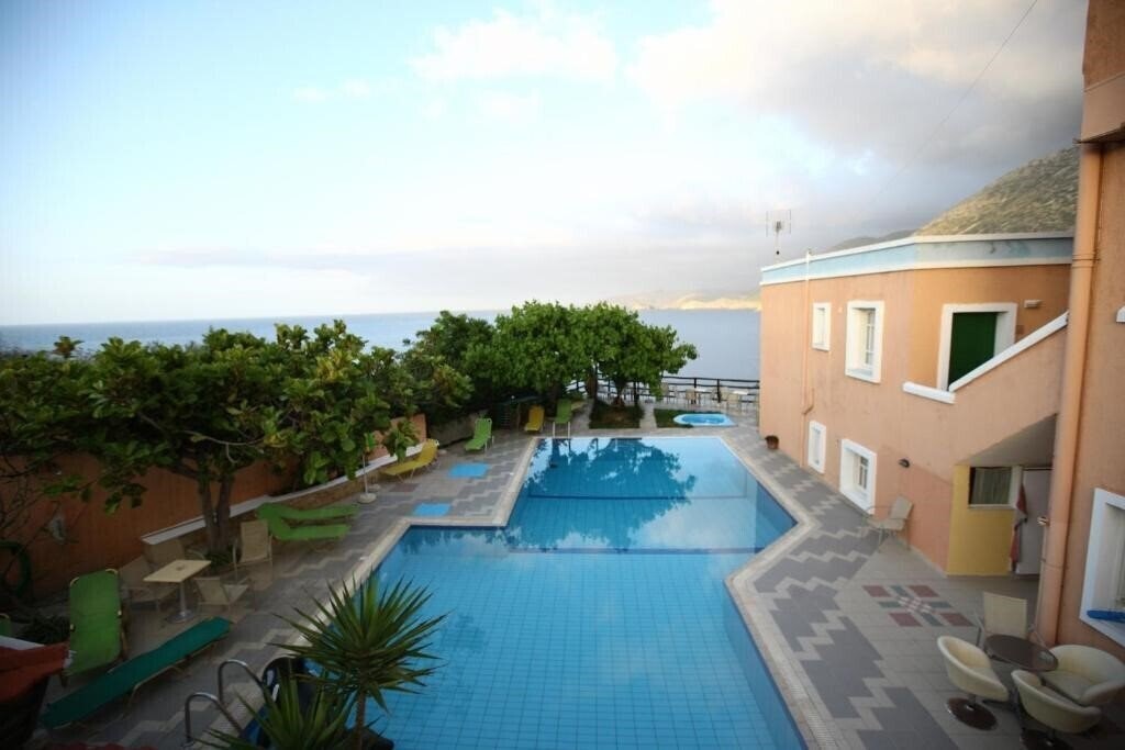 Готель Ormos Atalia Aparthotel 3*