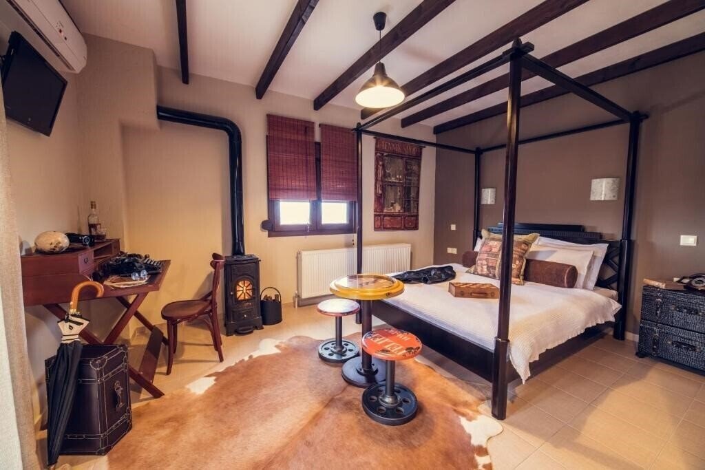 Отель Paroraia Boutique Rooms 3*