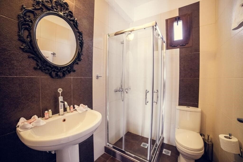 Фото Paroraia Boutique Rooms 3*