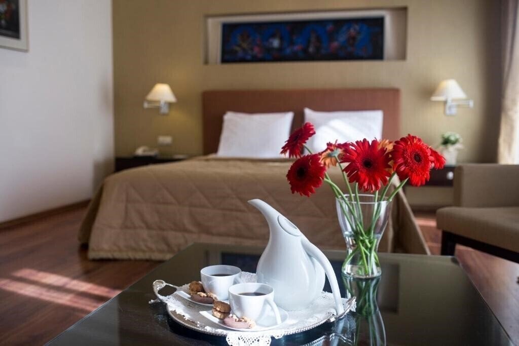 Отель Tobacco Hotel 4*