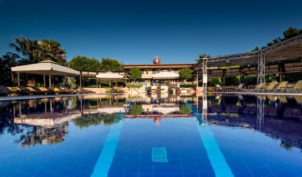 Отель Avalon Hotel Thessaloniki 4*
