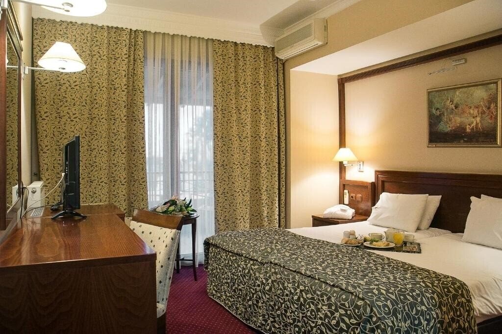 Фото Avalon Hotel Thessaloniki 4*