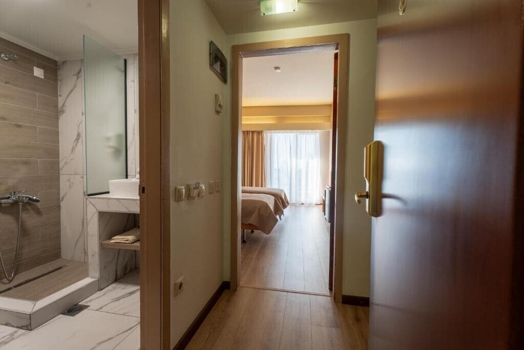 Фотографія Queen Olga Hotel 3*