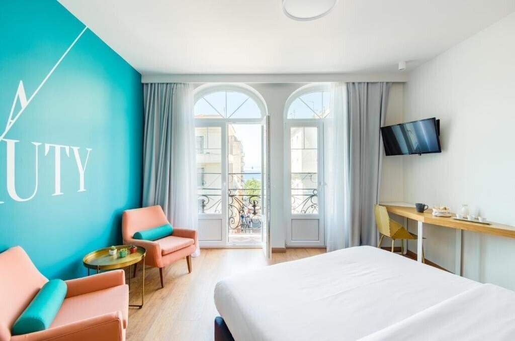 Готель Colors Urban Hotel 4*