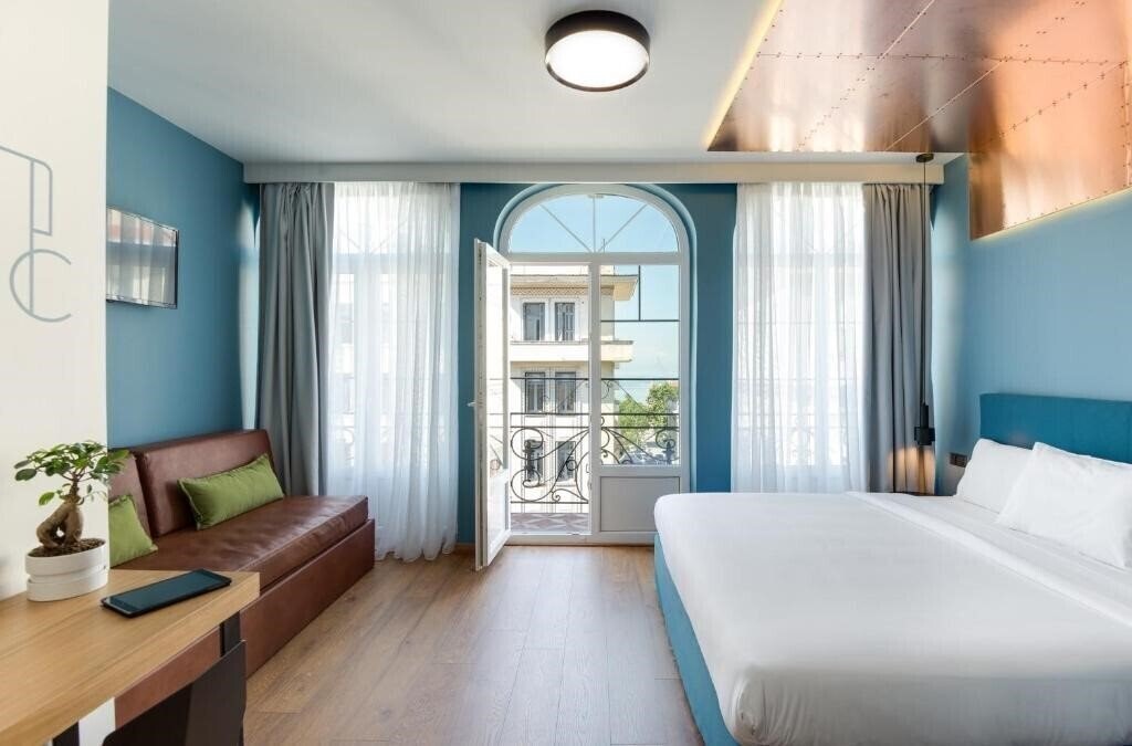 Фото Colors Urban Hotel 4*