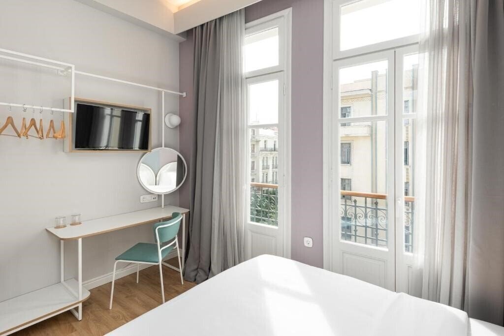 Фотографія Colors Urban Hotel 4*