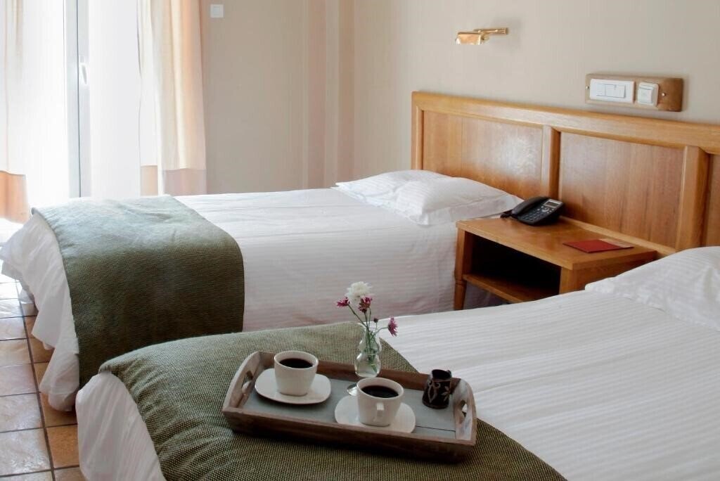 Готель Pella Hotel 2*