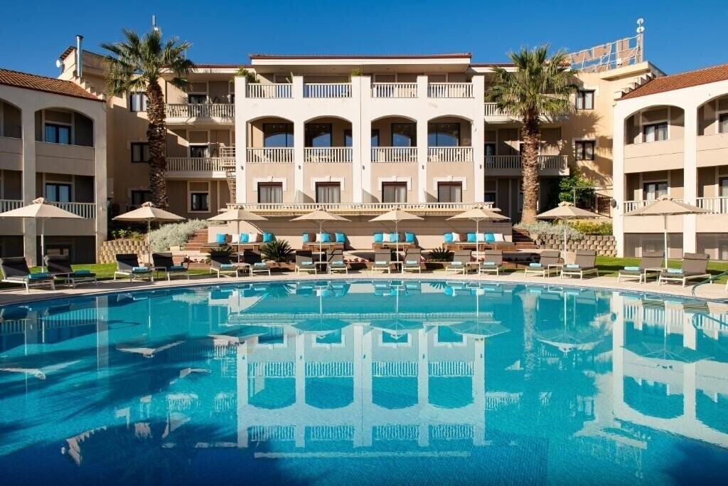 Готель Heaven Hotel 3*