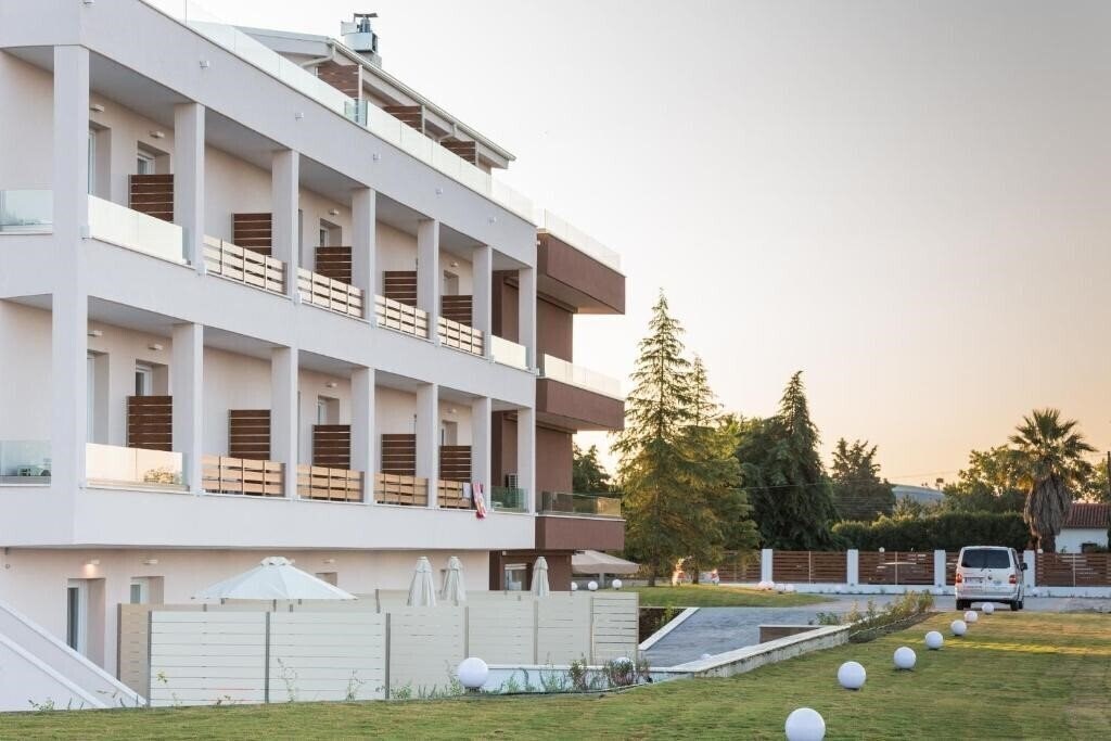 Фотография Mythic Summer Hotel 4*