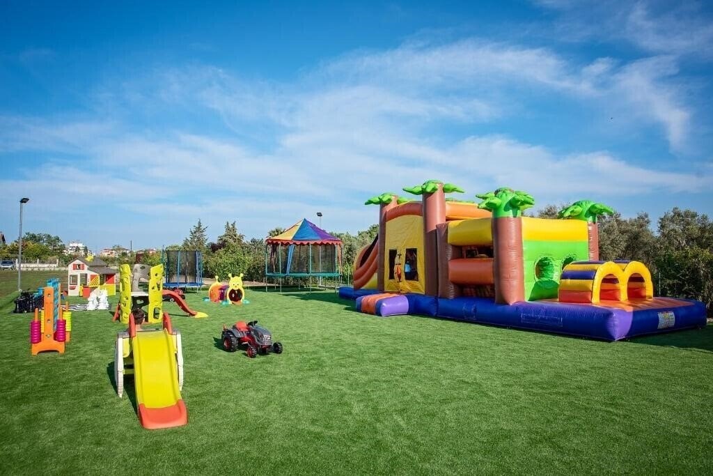 Изображение Mythic Summer Hotel 4*