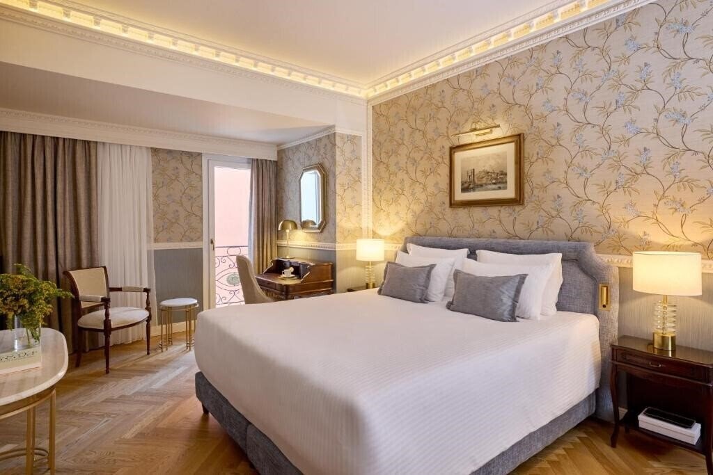 Фото Mediterranean Palace 5*