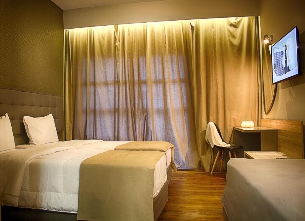Готель Athlos Hotel 4*