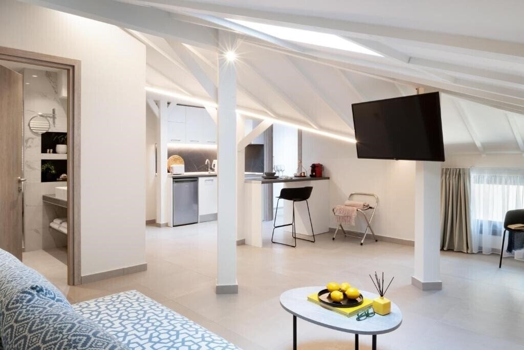 Готель Thess Residences 4*