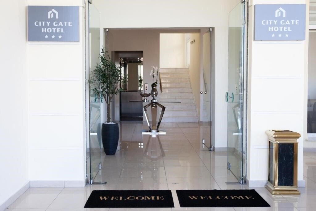 Готель City Gate Hotel 3*