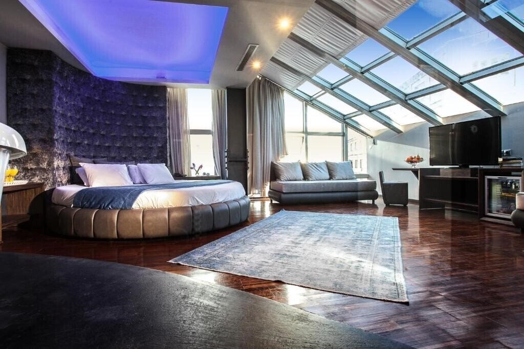 Отель Diamond Suites 4*