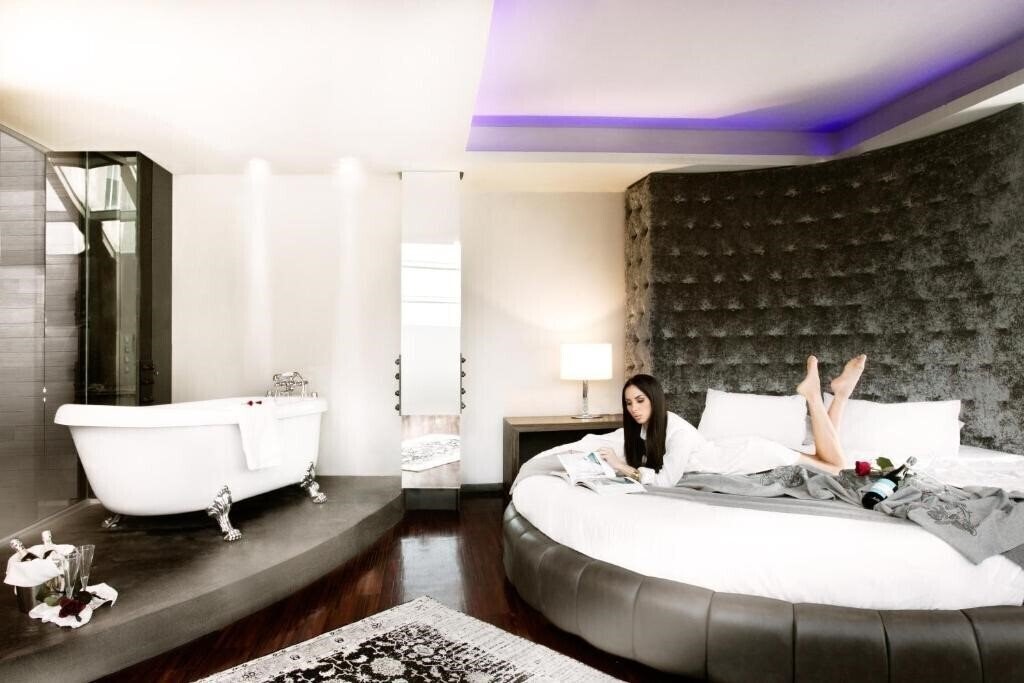 Фотография Diamond Suites 4*