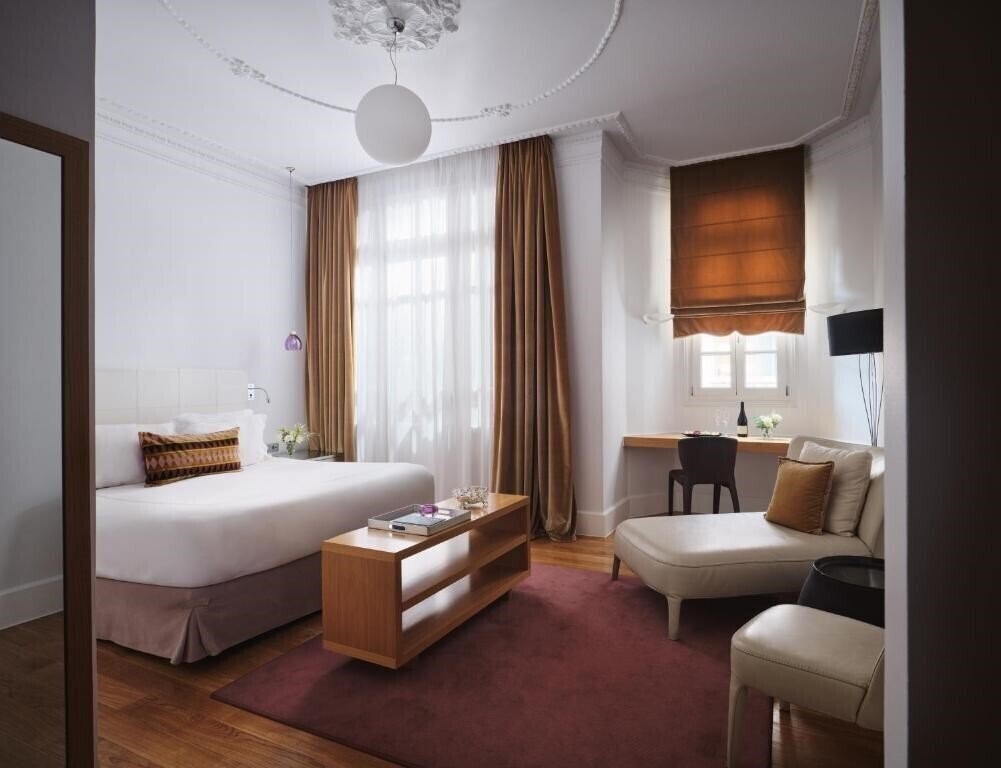 Готель URH Exelsior 5*