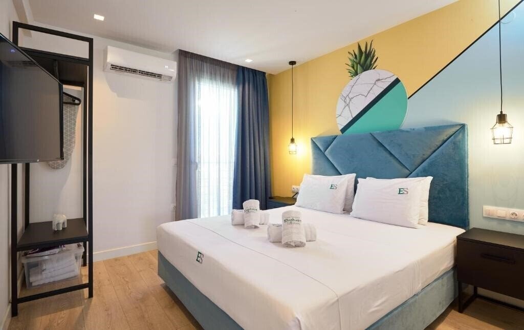 Отель Urban Elephant Suites 3*