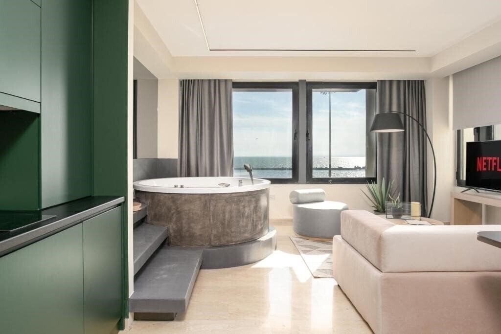 Готель Sea & The City 3*