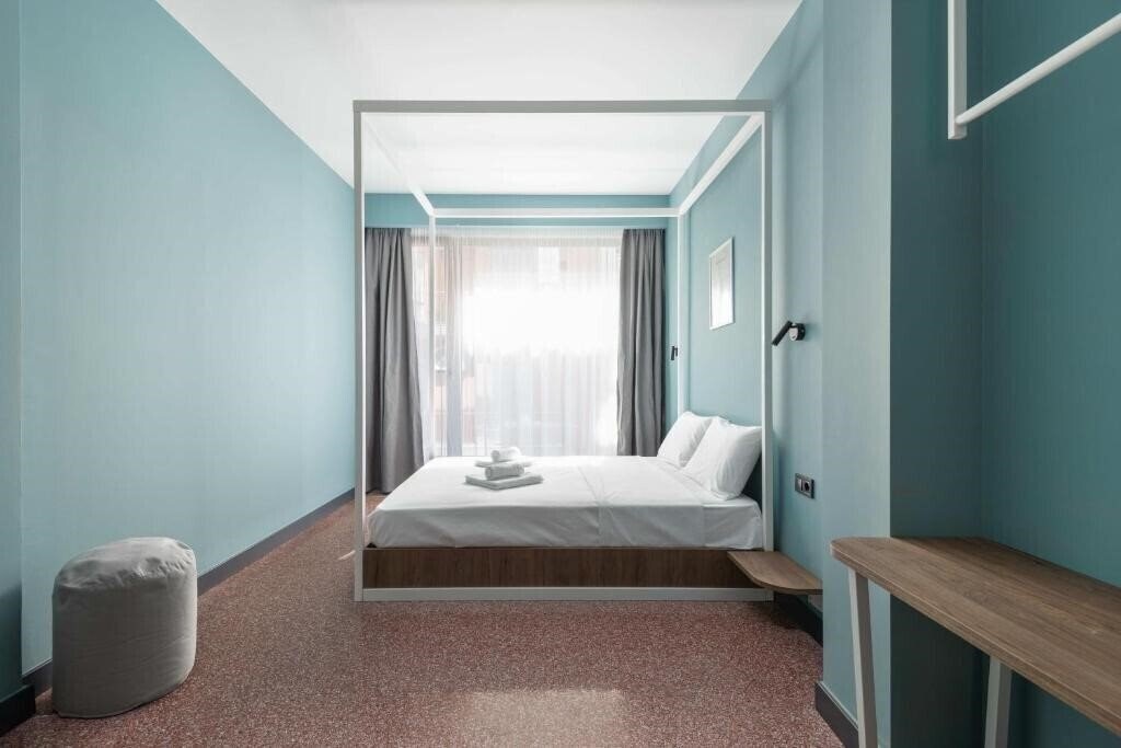 Фото Zeus is Loose Hostel 3*
