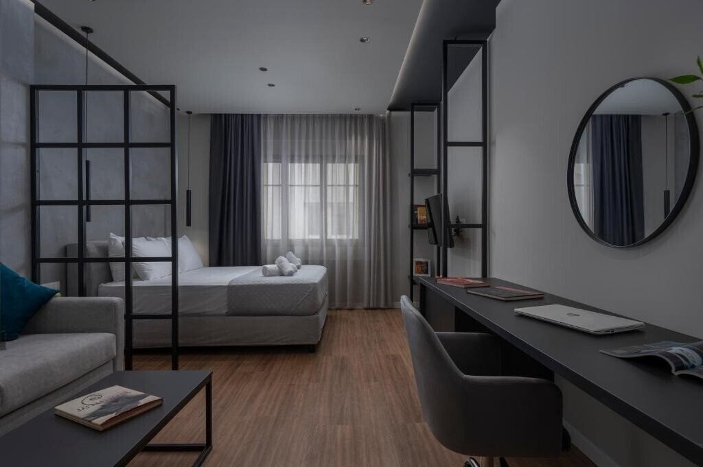 Фотография Hebrard Industrial Suites 3*