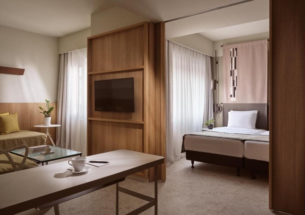 Фотографія City Hotel 4*