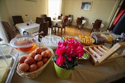 Изображение Emporikon 3*