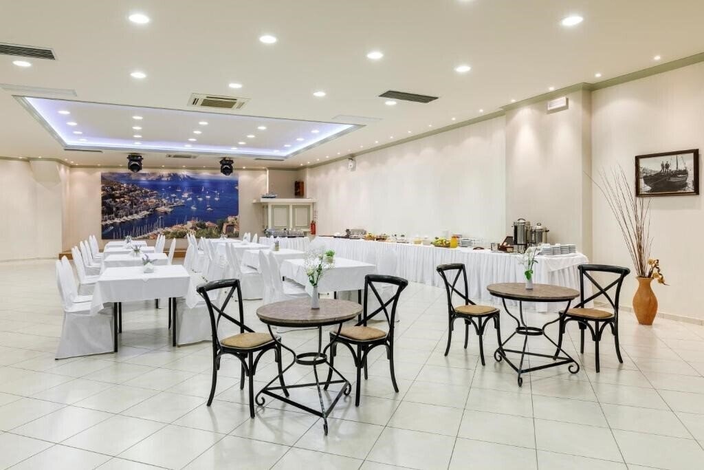 Зображення Opera House Hotel Symi 4*