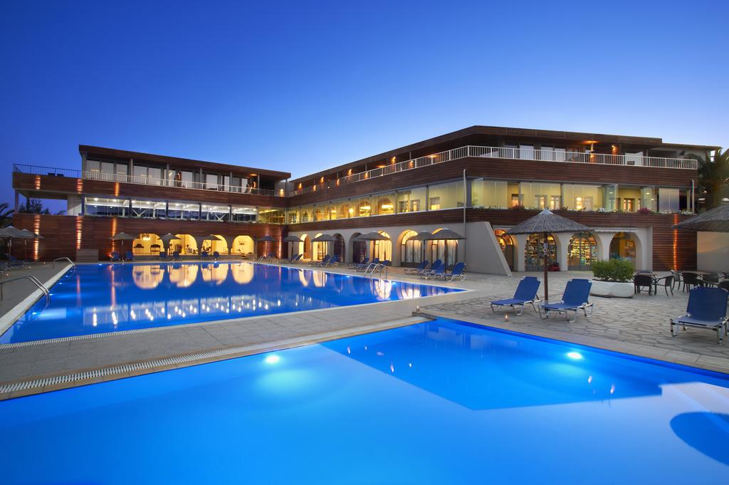 Готель Blue Dolphin 4*