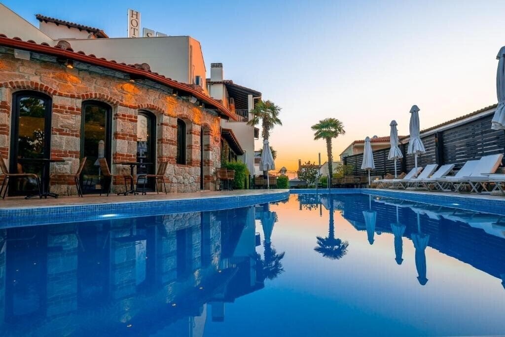 Отель Samel Hotel 2*