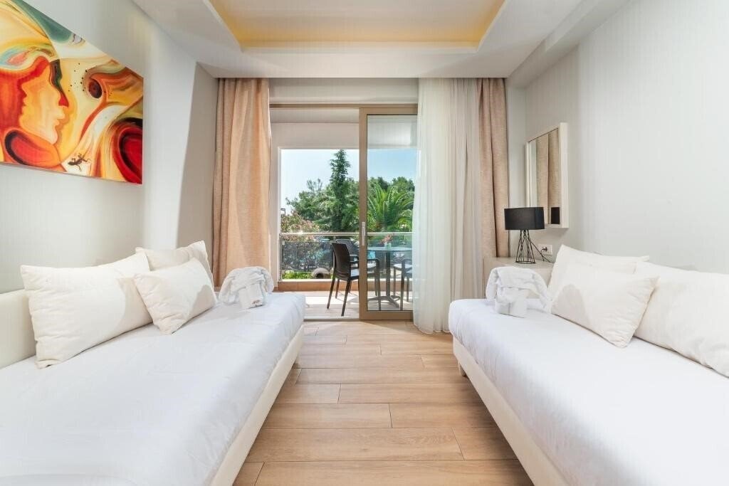 Фото Poseidon Hotel Sea Resort 4*