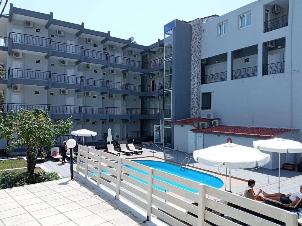 Отель Golden Beach Sithonia 3*