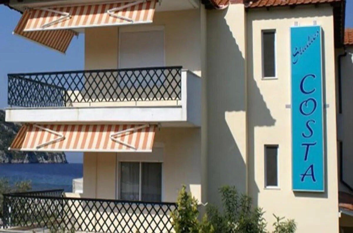 Отель Costa Studios Apartments 3*