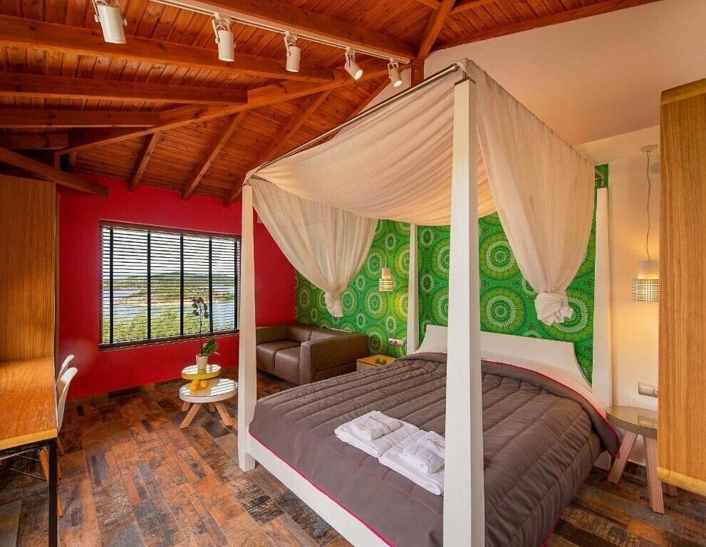 Фотография Thalassokipos Sea View Studios & Suites 2*