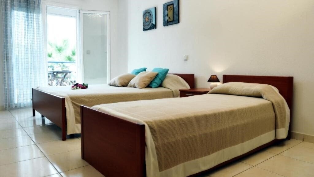 Отель Asterias Hotel 2*