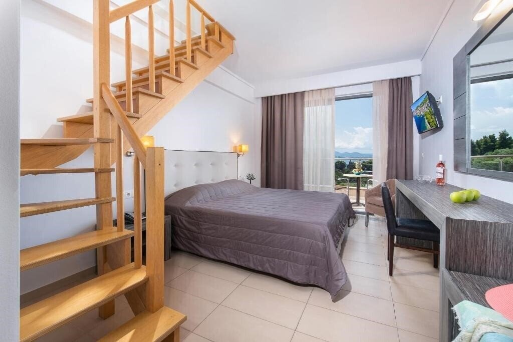 Фото Lagomandra Hotel & SPA 4*