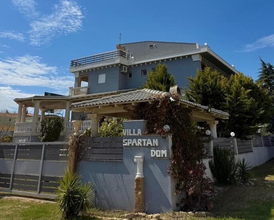 Отель Villa Spartandom Apartments апартаменты