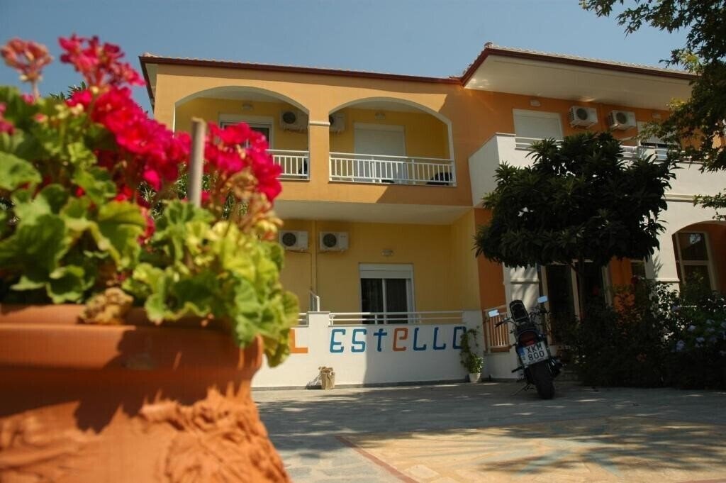 Готель Estelle Hotel 2*