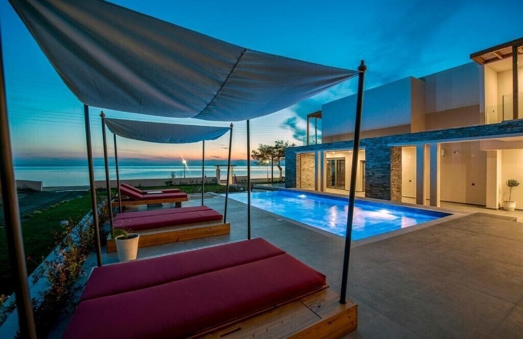Отель Amyntas Seafront Hotel 3*