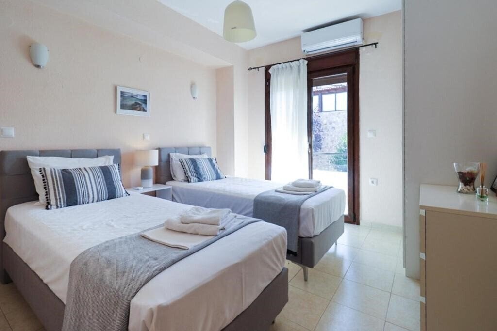 Фото Guedin Sea Side House 4*