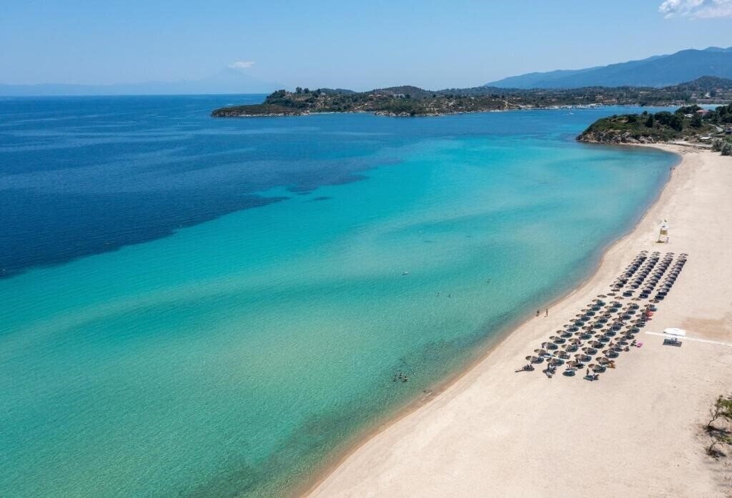 Отель Antigoni Seaside Resort 4*